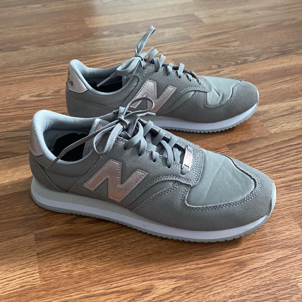 New Balance 420 Sneakers